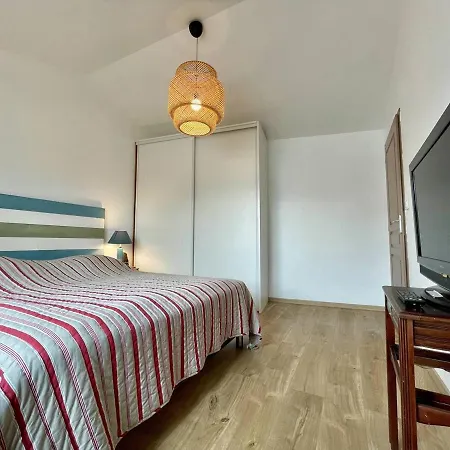 Maison Pres Du Port, 6 Couchages, Parking, - Fr-1-246a-258 *